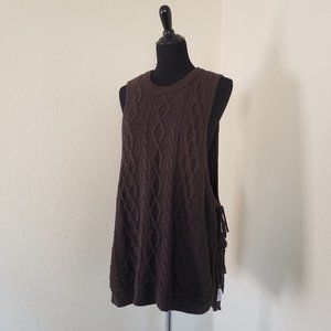 Romantics Sleeveless Sweater Cable Knit Oversized
